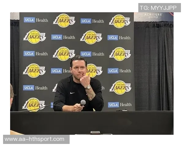 雷迪克期待詹姆斯顺利复出东契奇每日关注训练进展