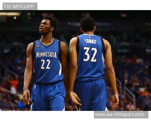 尼克斯积极寻求引援目标与鹈鹕森林狼展开初步交易讨论