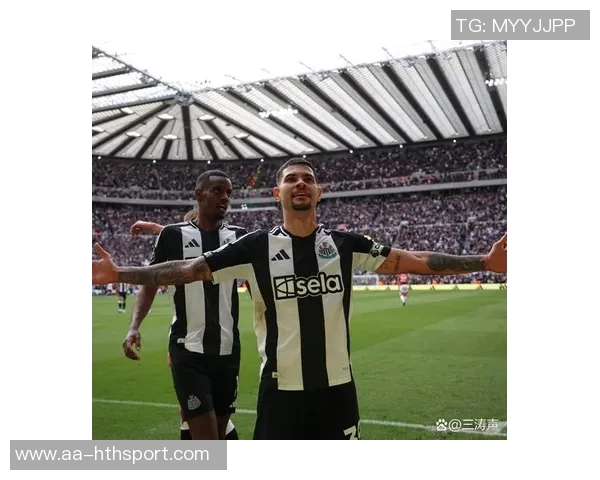 纽卡斯尔领先进球托纳利禁区外射门意外折射助攻成功