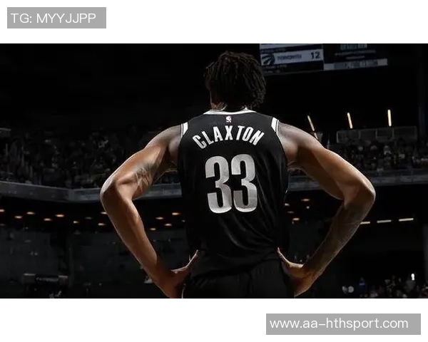 克拉克斯顿高效表现全队依赖他12投8中轻松砍下17分4篮板2助攻