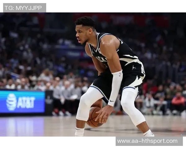 字母哥右小腿拉伤将缺席2到4周球队谈判仍在进行中 字母哥右小腿拉伤将缺席2到4周球队谈判仍在进行中