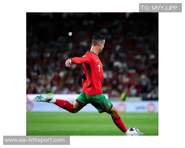 C罗因肘击染红被禁赛葡萄牙足协希望他下轮以观众身份出席比赛